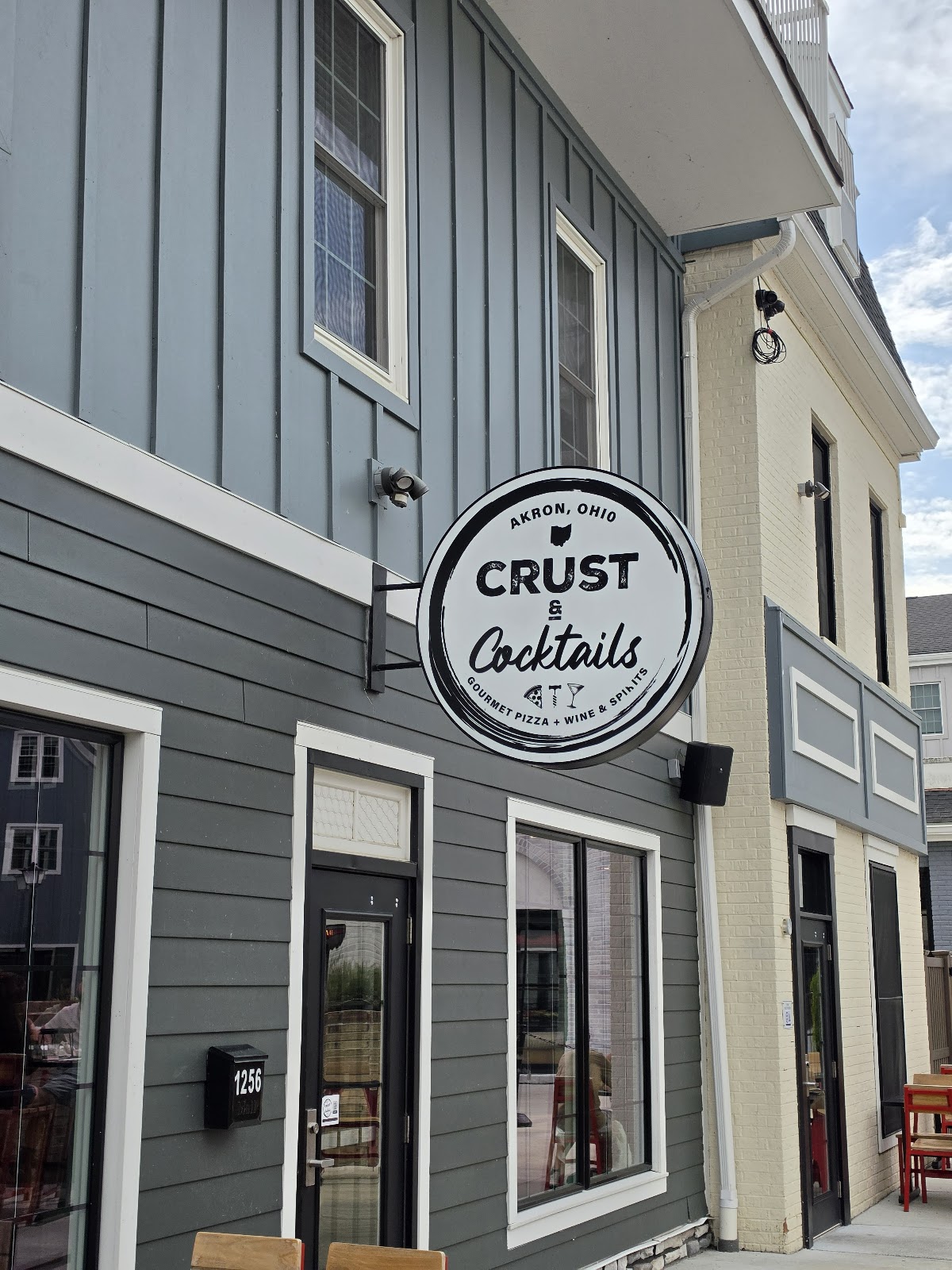 Crust & Cocktails