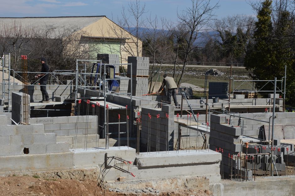 Concrete driveway construction project in Ravenna Ohio by Mattucci
